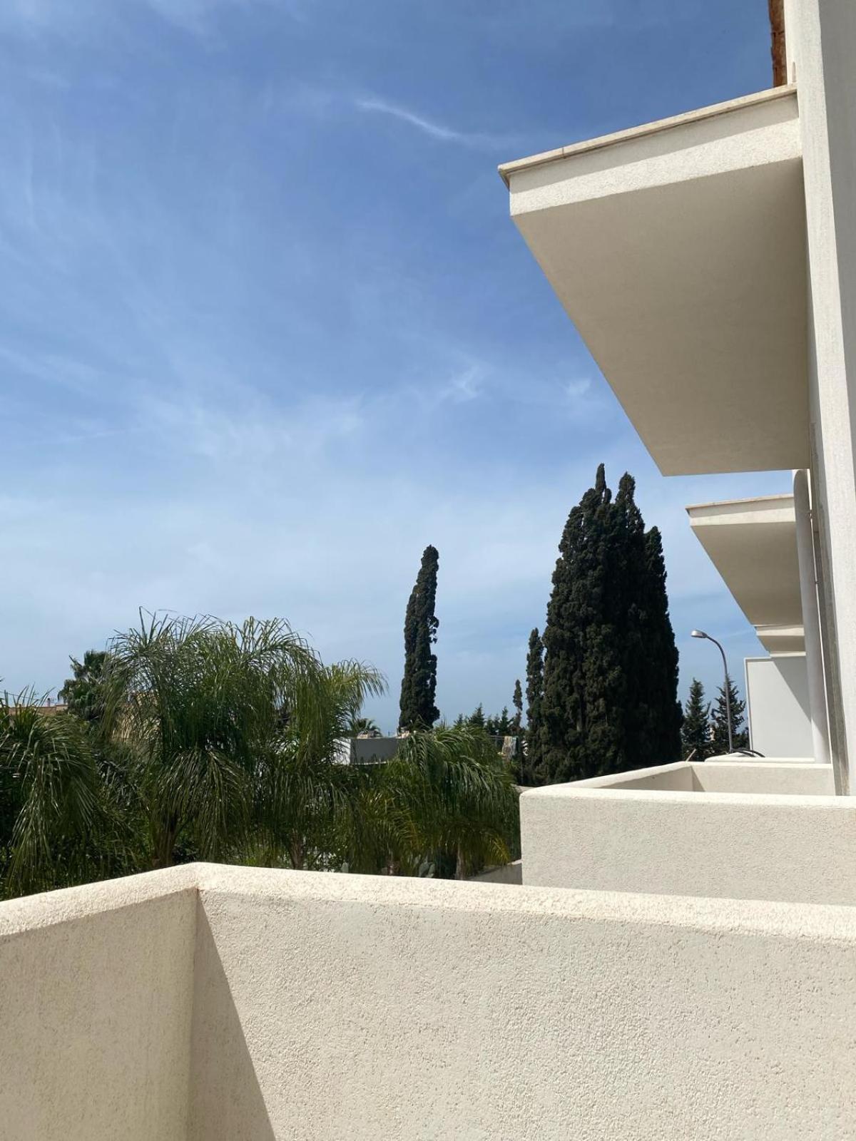Sole, Mare E Trallalla Rilievo Exteriör bild